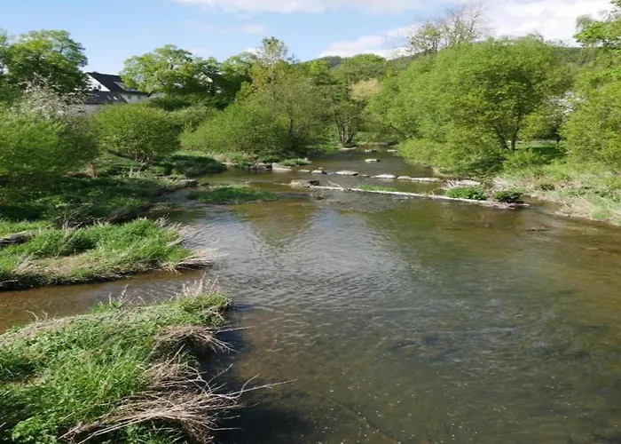 Serene In Meschede With Balcony 公寓