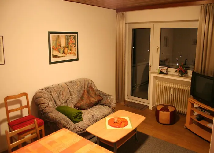 Serene In Meschede With Balcony 公寓 Grevenstein